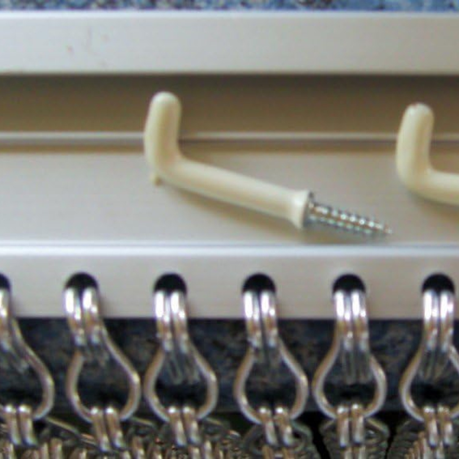 Aluminum Chain Fly Screen Door Curtain, an aluminum chain curtain from American Chain Curtain